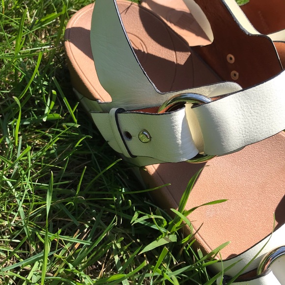 Like New Fitflop White and Silver Sandals - Picture 5 of 7